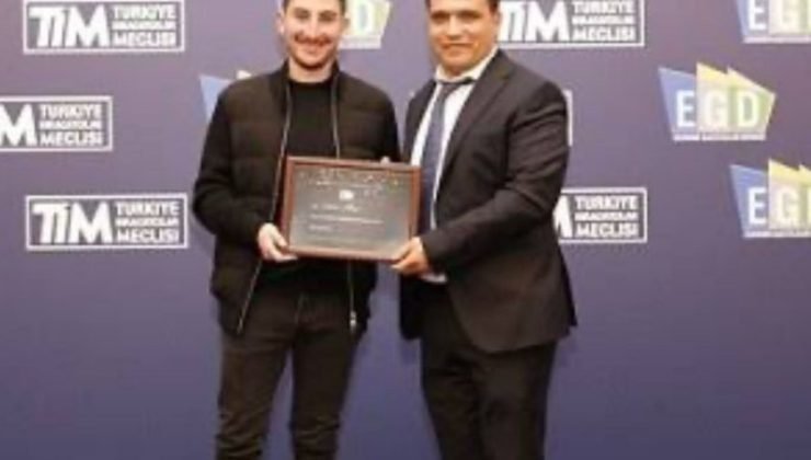 Emre Alkin&rsquo;e Yaşam Boyu Onur &Ouml;d&uuml;l&uuml;