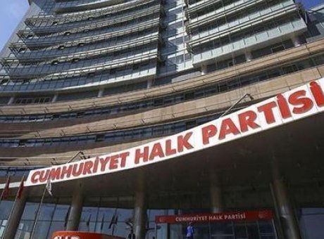 CHP Kurultayı’nda Tarihi Seçim: 1385 Delegeden Yeni Yönetim Belirlenecek!