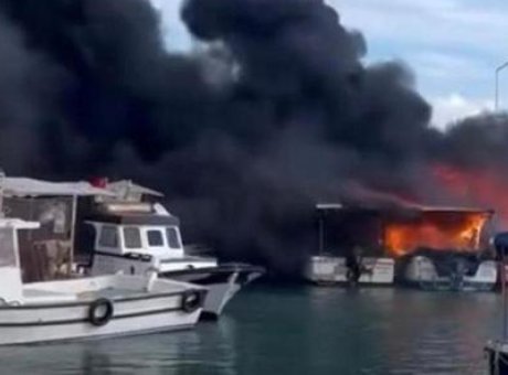 Çeşme’de Korkutan Yangın: Tekneler Alev Alev Yandı!