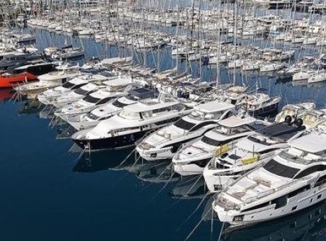 Marmaris’in Marinalarında Yaz Hazırlıkları: Ultra Lüks Yatlar Karaya Çıkıyor