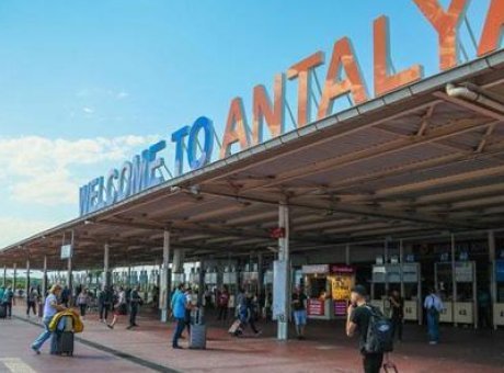 Antalya’nın Turizm Rekoru: Ukraynalı Ziyaretçilerden Şaşırtan Katkı