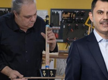 Atık Malzemelerle Müzik Yaratan Öğretmenin Dönüşüm Hikayesi