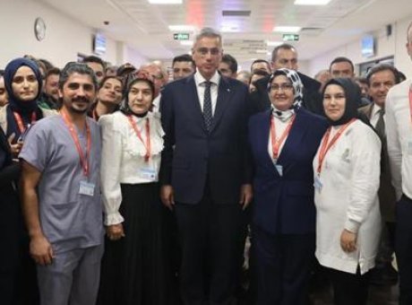 Bafra’da Ağız ve Diş Sağlığı İhtiyacına Yanıt: Bakan Memişoğlu’ndan Önemli Ziyaret