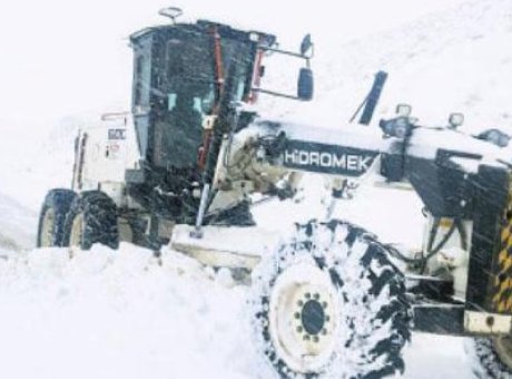 Beyaz K&acirc;bus: T&uuml;rkiye&rsquo;nin D&ouml;rt Bir Yanında Kar Alarmı!