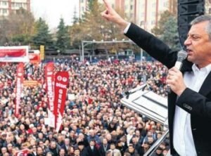 CHP'de Değişim Zamanı: Özgür Özel'in Yeni Merkez Yönetimi Belirlendi