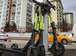 Elektrikli Skuter D&uuml;nyasında Devrim: Yerli &Uuml;retim ve Yeni &Ccedil;ağrı Merkezi Şartları!