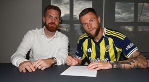 Fenerbah&ccedil;e'den &Ccedil;arpıcı A&ccedil;ıklama: Yıldızlar Kesinlikle Satılmayacak!
