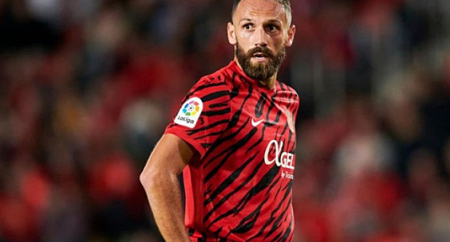 Fenerbah&ccedil;e’nin Golc&uuml; Arayışında S&uuml;rpriz İsim: Vedat Muriqi!
