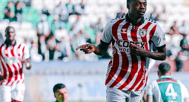 Futbolda B&uuml;y&uuml;k Rekabet: Fenerbah&ccedil;e ve Samsunspor S&uuml;per Kupa Yarı Finalinde!