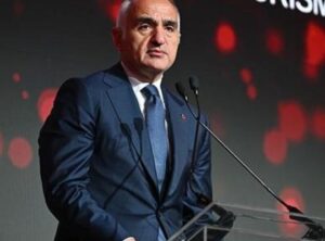 Gastronomi Turizminin Y&uuml;kselişi: Bakan Ersoy Michelin Rehberi &Ouml;d&uuml;l T&ouml;reninde Neler S&ouml;yledi?