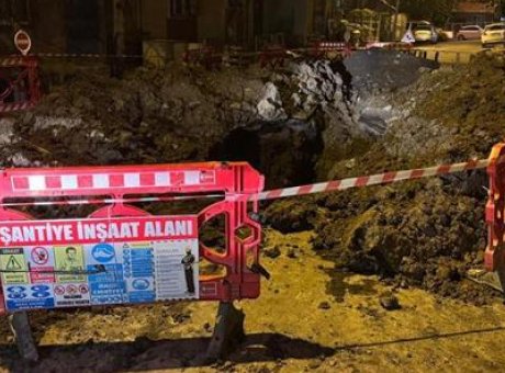 İSKİ Çalışmasında Şok Göçük: İşçi Kurtarıldı, Sokakta Panic Anları Yaşandı