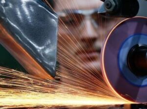 Sanayi &Uuml;retiminde Şaşırtıcı Artış: Hangi Sekt&ouml;rler İvme Kazandı?