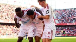 Sevilla, Oviedo'ya Karşı Fırtına Gibi: 4-0'lık Galibiyetle Zirveye Yaklaşıyor