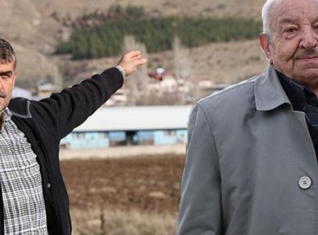 Sivaslı İki Arkadaşın Fidan Projesi: 3 Bin Ağaçla Köyü Yeniden Yeşerttiler!