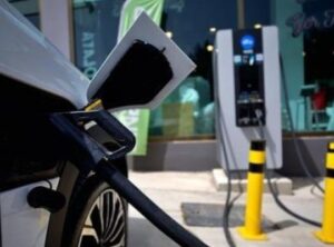 Yeşil Enerji Patlıyor: Elektrikli Araç Şarj İstasyonları 37 Bin Sınırını Aştı!