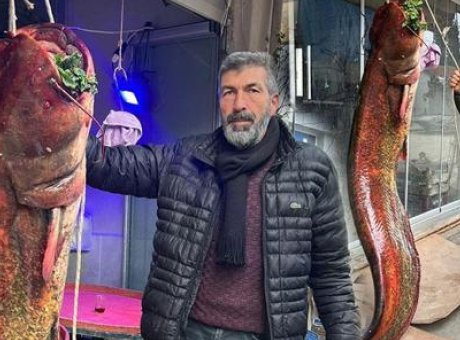 Ankara’da Tarihi Balık Avı: 2 Metrelik Yayın Balığı G&ouml;z Dolduruyor