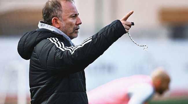 Beşiktaş’ın Transfer Planları Alt &Uuml;st Oldu: Sakatlıklar ve İptaller Şok Ediyor!