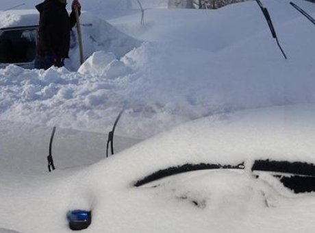 Bitlis’te Kar Felaketi: Ara&ccedil;lar 1.5 Metre Karın Altında Kaldı!