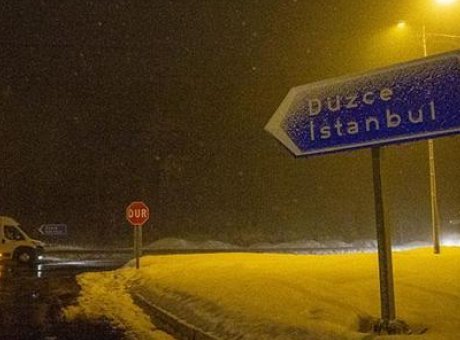 Bolu Dağı’nda Kar Alarmı: S&uuml;r&uuml;c&uuml;ler i&ccedil;in Hayati Uyarılar!