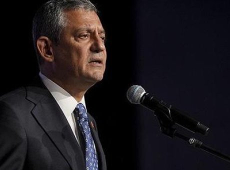 CHP ve AK Parti Arasındaki Billboard Savaşları: Üyelik Tartışması Alevlendi!