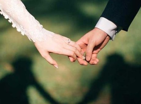 Evlenecek &Ccedil;iftlere B&uuml;y&uuml;k Destek: &Ccedil;ocuk Sahibi Olanların Borcu 12 Ay Ertelenecek!