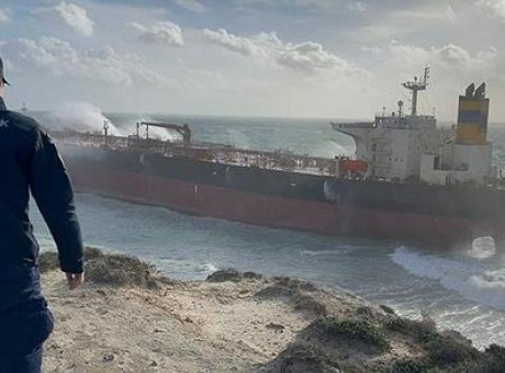 Fırtınada Karaya Oturan Dev Tanker: Kaptandan İlk A&ccedil;ıklama!