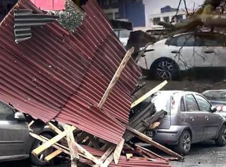 İstanbul’da Fırtına Alarmı: Şehirdeki Etkileri ve &Ouml;nlemler Neler?