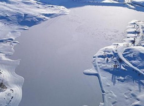 Kışın B&uuml;y&uuml;s&uuml;: Yıldız G&ouml;leti&rsquo;nin Buz Tutmuş Halinde G&ouml;r&uuml;lmesi Gereken Manzaralar