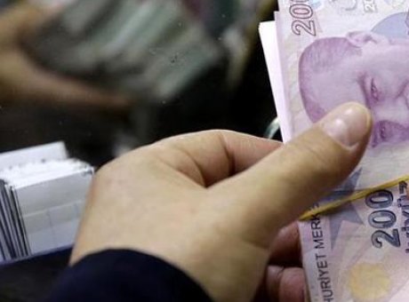 &Ouml;TV Artışında Şaşırtan D&uuml;ş&uuml;ş: Akaryakıt ve Alkoll&uuml; İ&ccedil;eceklerde Neler Oluyor?