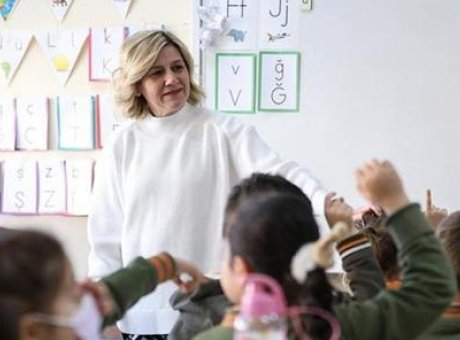 &Ouml;ğretmenler İ&ccedil;in Heyecan Verici Fırsat: Mazeret Tayin Başvuruları Başlıyor!