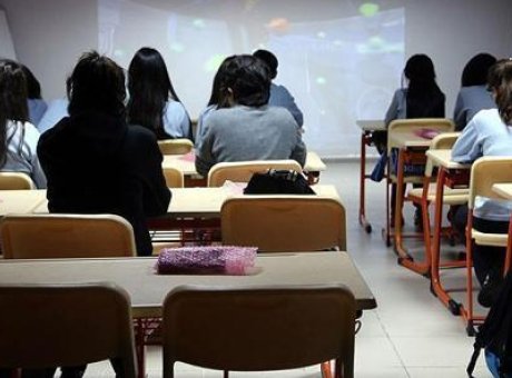 &Ouml;zel Okul &Uuml;cretleri Şok Edici Y&uuml;kselişte: 2026-2027 Tarifeleri Belli Oldu!