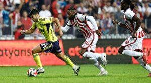 S&uuml;per Kupa Yarı Finali: Fenerbah&ccedil;e ve Samsunspor'un Muhtemel Kadroları A&ccedil;ıklandı!