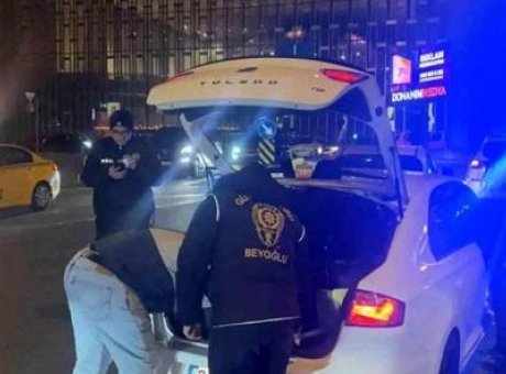 Taksim’de G&uuml;venlik Zafiyetine Son: Helikopterle Denetim Sağlandı!