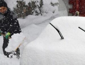 T&uuml;rkiye’yi Esir Alan Kar: 4 Metreyi Aşan Beyaz Tabaka ve Kapanan Yollar