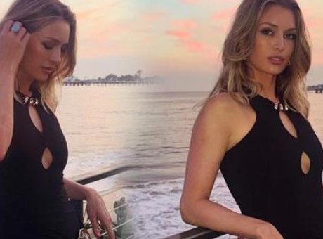 Yasemin Kay Allen&rsquo;ın Şaşırtan Fit G&ouml;r&uuml;n&uuml;m&uuml;: Karın Kası Fotoğrafları Sosyal Medyada G&uuml;ndem Oldu!