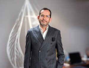 Robotik Diz Protezi Hangi Durumlarda Uygulanır? Do&ccedil;. Dr. Ata Can&rsquo;a Sorduk