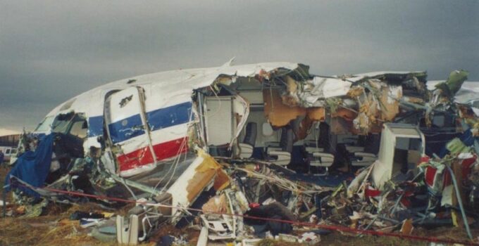 Fırtınayla Yarış: American Airlines 1420 ve Bir “Şef Pilotun” Trajik Hatası