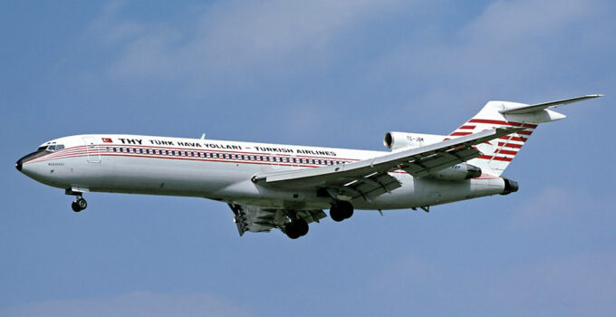 Bir Şehrin Işıkları: THY 452 ve “Sahte Antalya” Yanılsaması