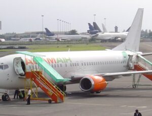 Adam Air 574 ve Bir Havayolunun &Ccedil;&ouml;k&uuml;ş&uuml;