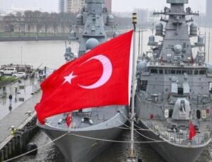 Stratejik G&ouml;vde G&ouml;sterisi: TCG Anadolu Rotterdam’da Savunma Sanayisini Tanıttı