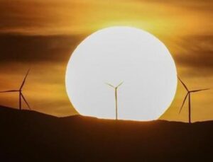 2025&rsquo;te Yenilenebilir Enerji Kapasitesi Rekor Kırdı: K&uuml;resel G&uuml;&ccedil; Artışı Nereye Gidiyor?