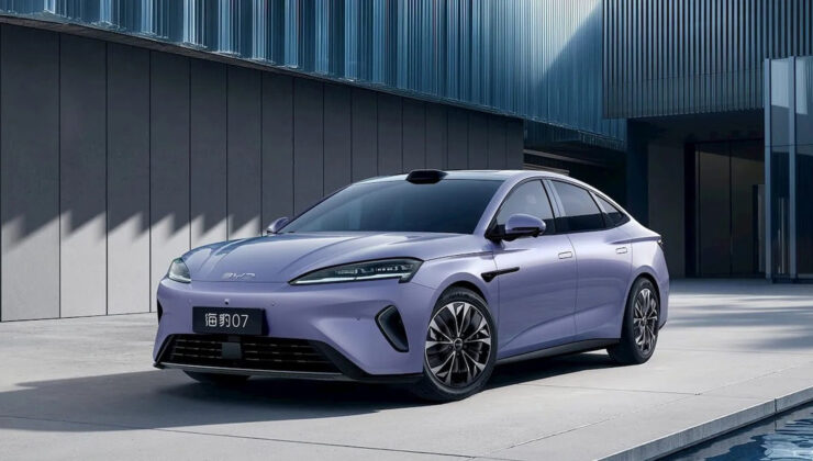 Elektrikli Otomobil D&uuml;nyasında Yeni Bir Ekol: BYD Seal 07 EV ve Şarj Teknolojilerinde Devrim