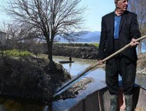 80 Yaşındaki ‘Yerli Robinson’ 10 Yıl Sonra Adasına D&ouml;nerek Huzuru Buldu