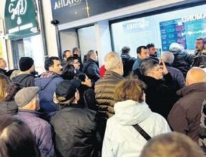 Altın Fiyatları Sarsıcı D&uuml;ş&uuml;ş&uuml;n Ardından Yeniden Patladı: Yatırımcılar Ne Yapacak?