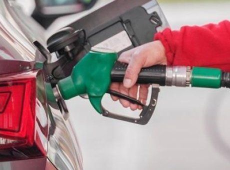 Avrupa’da Akaryakıt Fiyatları U&ccedil;uşa Ge&ccedil;ti: Son Durum Şaşırtıyor!