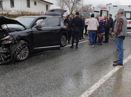 Bayram Konvoyunda Şok Kaza: İki Yaralı, Trafikte Kaos!