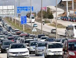 Bayram Sonrası D&ouml;n&uuml;ş Yolculuğu: 10 Saatlik Bekleme S&uuml;releri Kapıda!