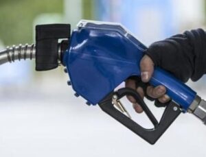 Bayramda Akaryakıt T&uuml;ketimi Patladı: 726,4 Milyon Litreye Ulaştı!