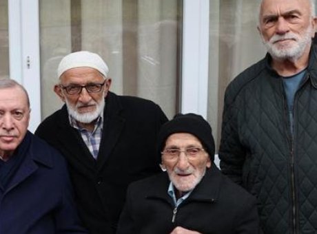 Cumhurbaşkanı Erdoğan, Rize’de Bayram Coşkusunu Komşularıyla Paylaştı