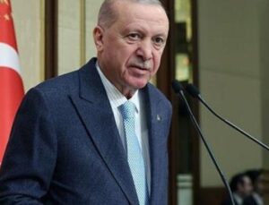 Cumhurbaşkanı Erdoğan&rsquo;dan Eğitimciler İ&ccedil;in &Ccedil;arpıcı Mesaj: “&Ouml;ğretmene Kalkan El, Geleceğimize Kalkmış Demektir”